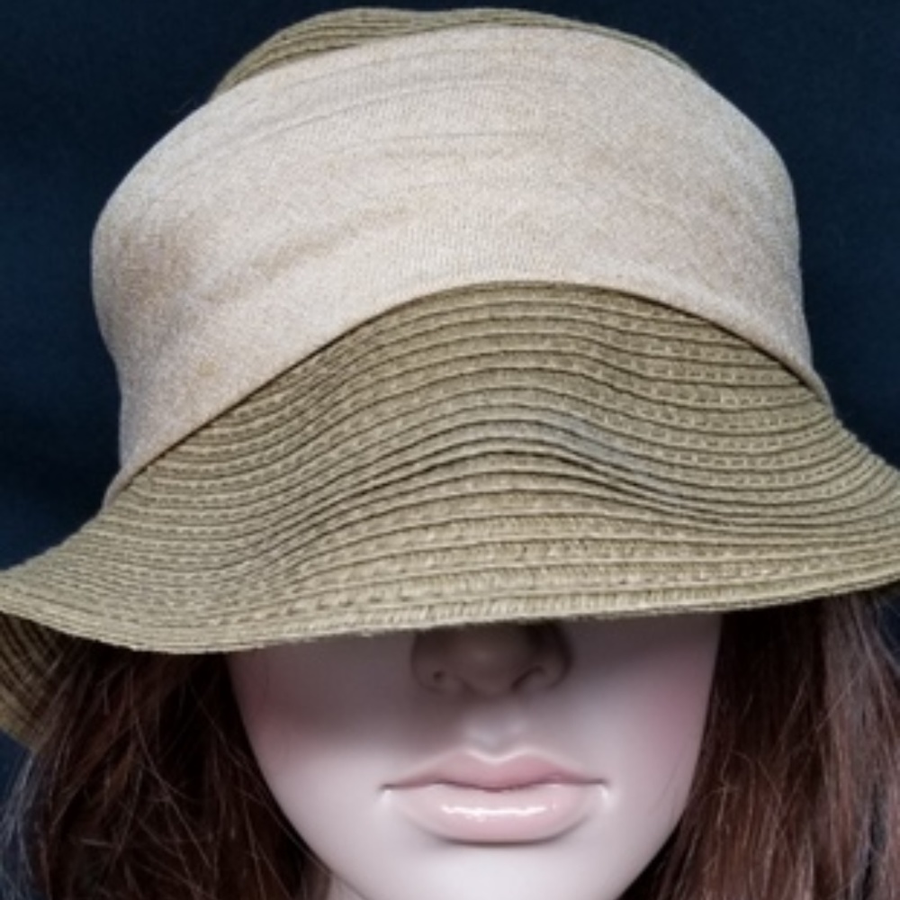 CALLANAN MILLINERY Beige NWT Cloche Bow Hat